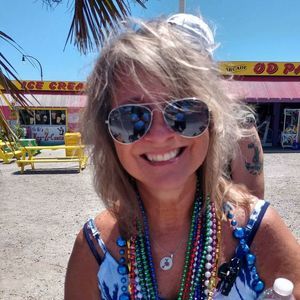 Meet your Posher, Roxanne